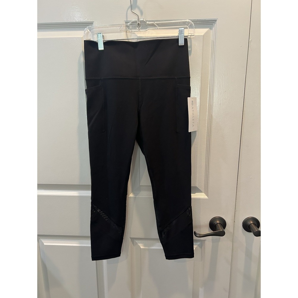 MWT Athleta Salutation Mesh Insert Cutouts Around The Lower Calf/Shin Size M